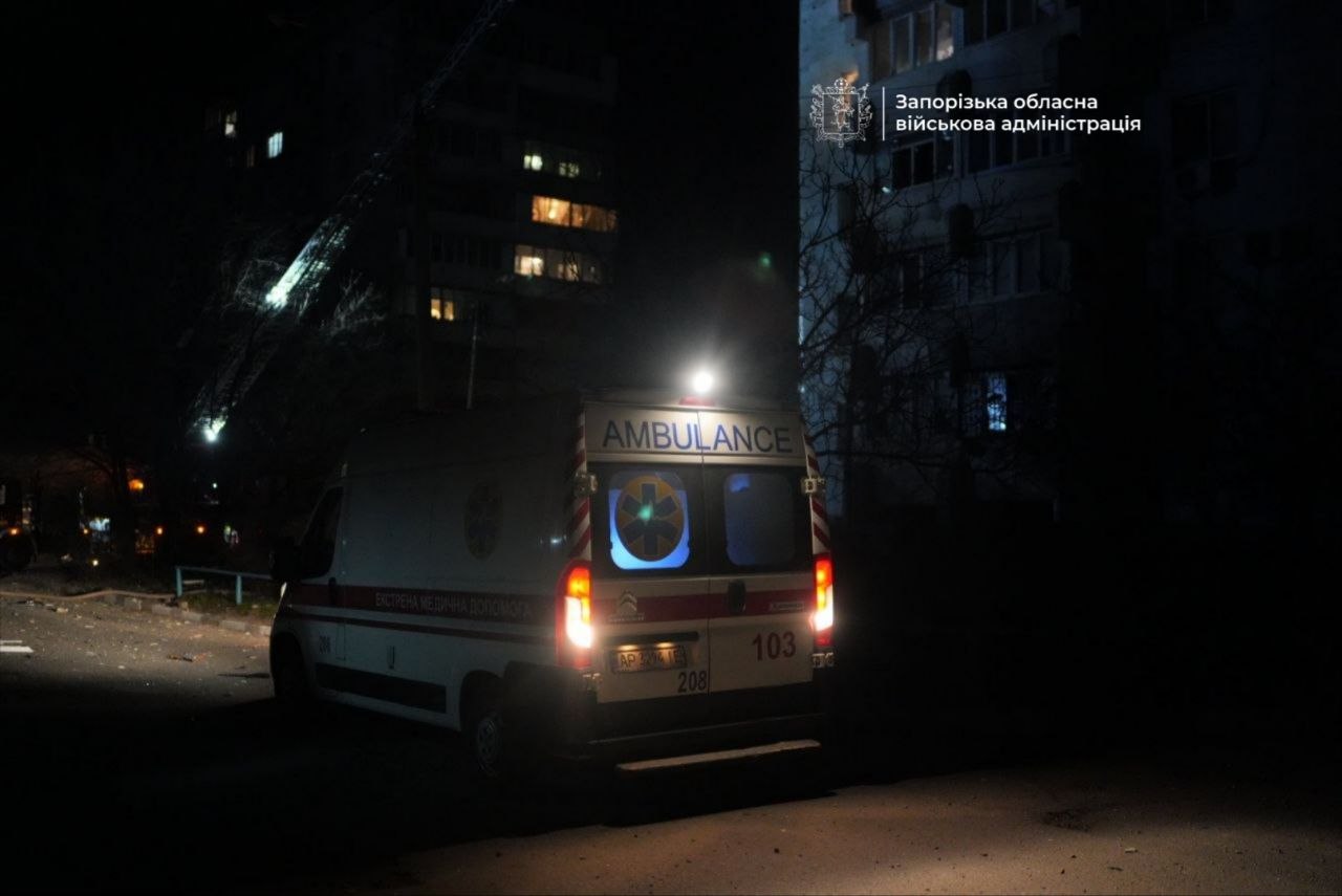 Russian drone hits residential high-rise in Zaporizhzhia, fires and injuries confirmed